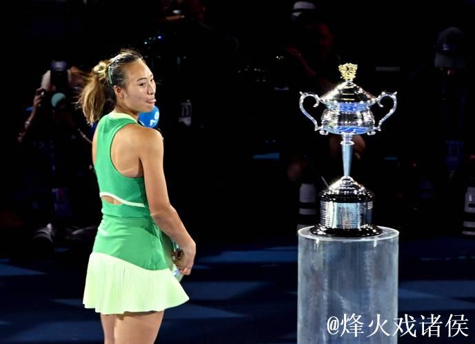郑钦文再度加冕WTA最受欢迎女单球员！