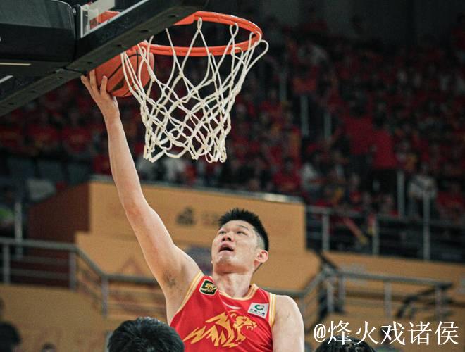 胡金秋30分钟高效砍下24分3篮板1盖帽 胡金秋30分钟高效砍下24分3篮板1盖帽